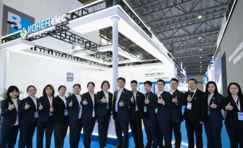 驭光而行 感知将来｜九五至尊VI电子闪灼2026 ALE车灯展